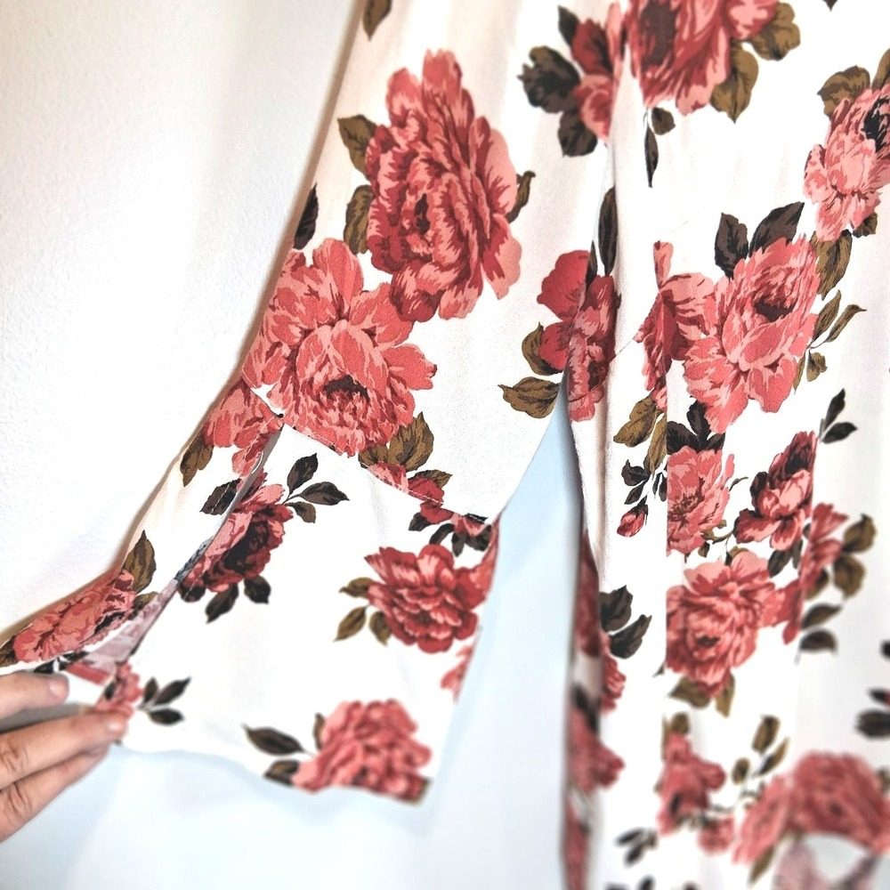 Torrid Blouse L Womens Plus White Pink Floral Bell Sleeve Bloomcore Boho V-Neck - Picture 5 of 11